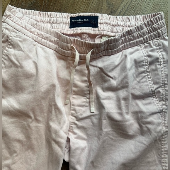 Abercrombie & Fitch men’s Court Shorts, light pink, size small - Picture 3 of 4